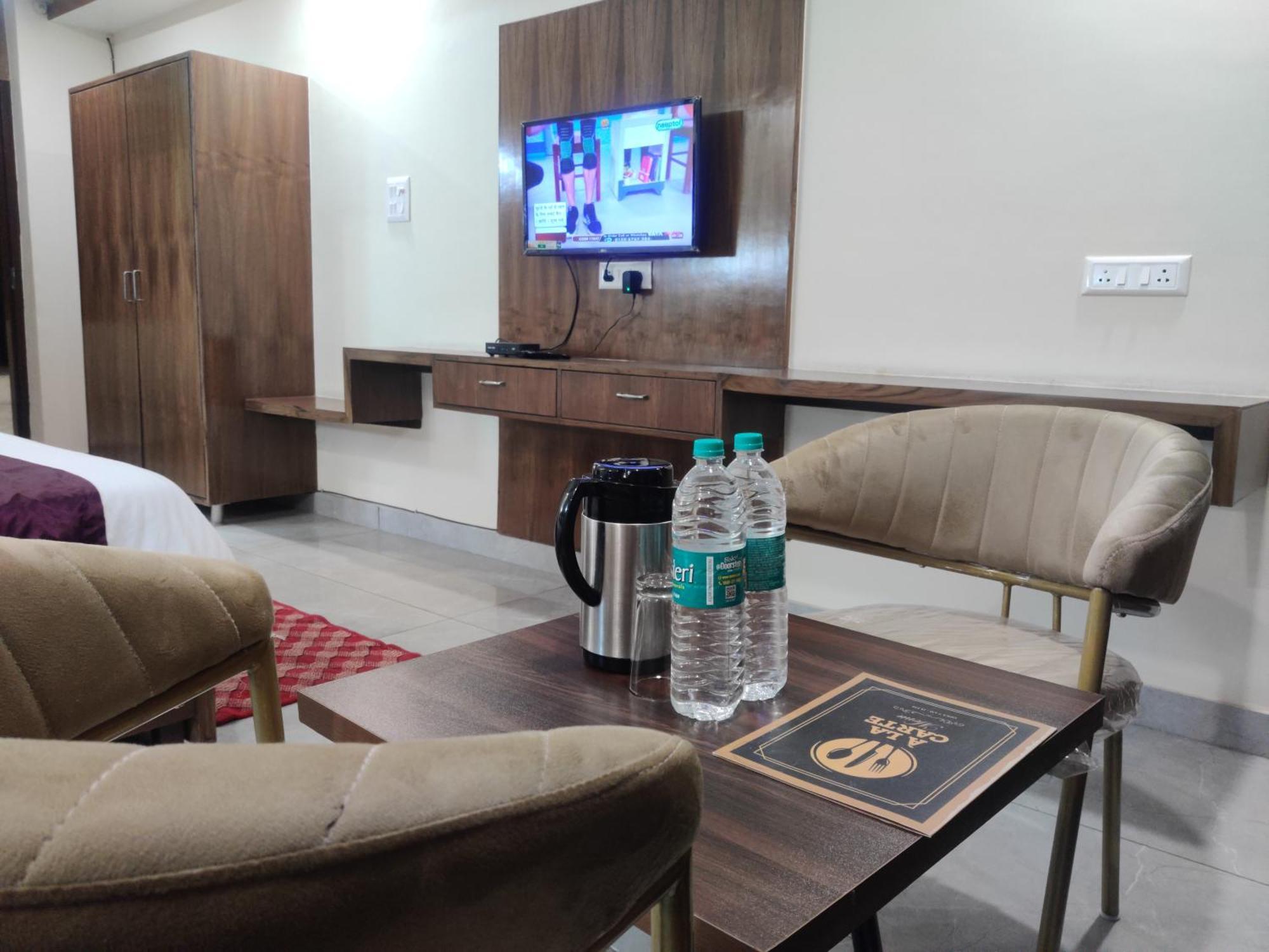 Hotel Hv Nahan Exterior photo