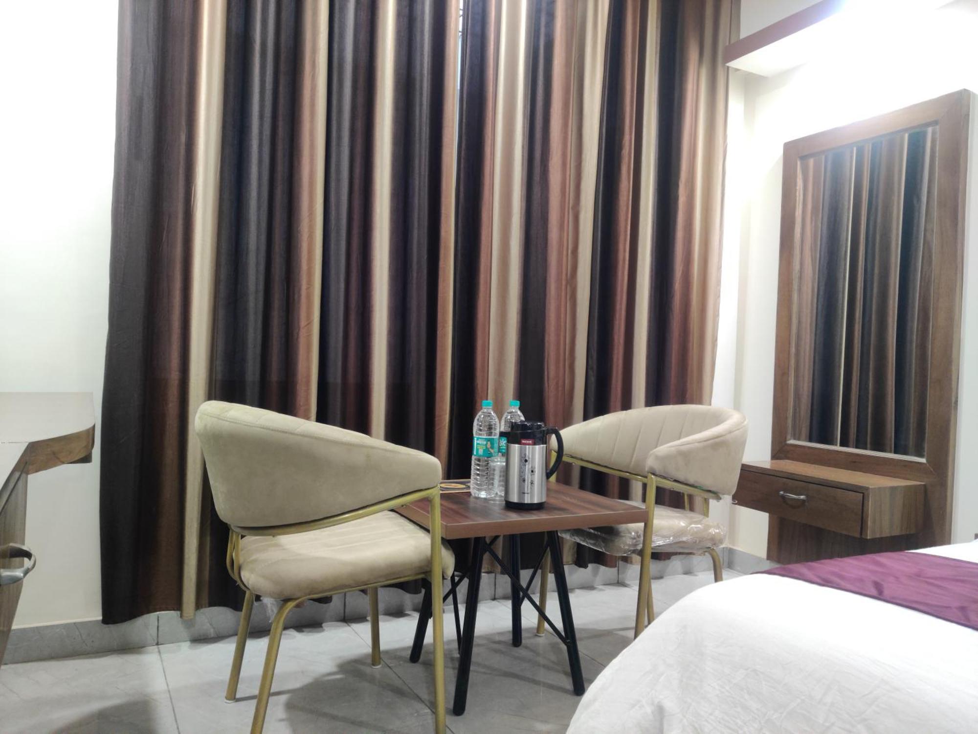 Hotel Hv Nahan Exterior photo