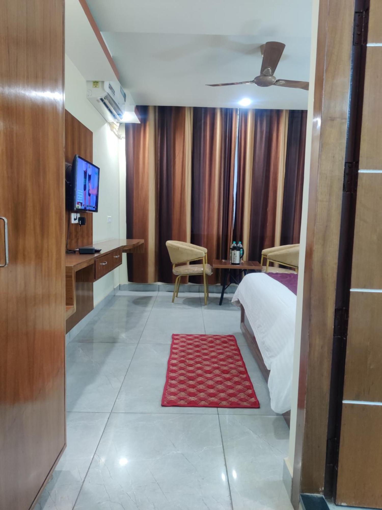 Hotel Hv Nahan Exterior photo
